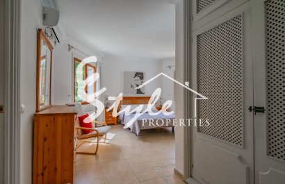 Resale - Villa - Cabo Roig