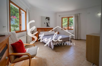 Resale - Villa - Cabo Roig