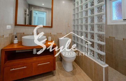 Resale - Villa - Cabo Roig