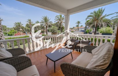 Resale - Villa - Cabo Roig