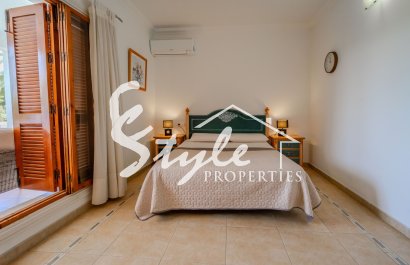 Resale - Villa - Cabo Roig