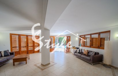 Resale - Villa - Cabo Roig