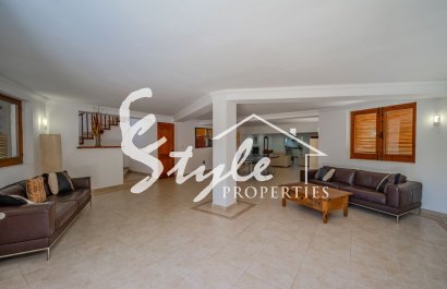 Resale - Villa - Cabo Roig