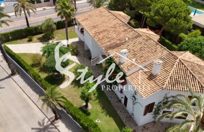 Resale - Villa - Cabo Roig