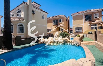 Resale - Villa - Orihuela-Costa - Villamartin