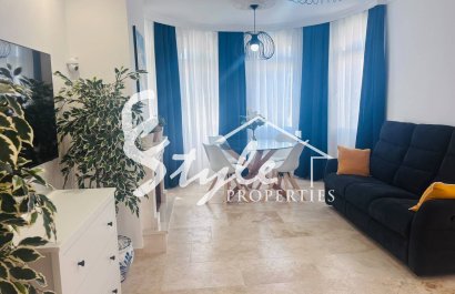 Resale - Villa - Orihuela-Costa - Villamartin