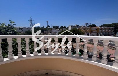 Resale - Villa - Orihuela-Costa - Villamartin