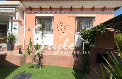 Resale - Villa - Los Montesinos - La Herada