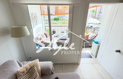 Resale - Apartament  - Torrevieja - Aguas Nuevas
