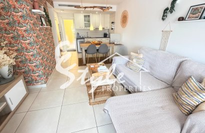 Resale - Apartament  - Torrevieja - Aguas Nuevas