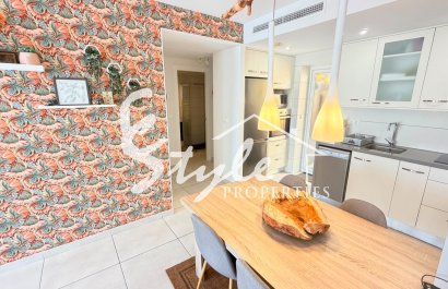 Resale - Apartament  - Torrevieja - Aguas Nuevas