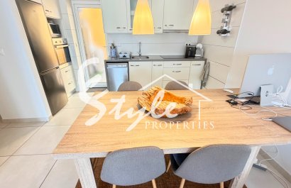 Resale - Apartament  - Torrevieja - Aguas Nuevas