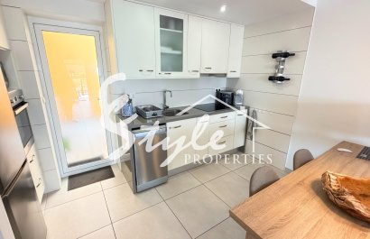Resale - Apartament  - Torrevieja - Aguas Nuevas