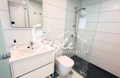 Resale - Apartament  - Torrevieja - Aguas Nuevas