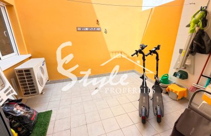 Resale - Apartament  - Torrevieja - Aguas Nuevas