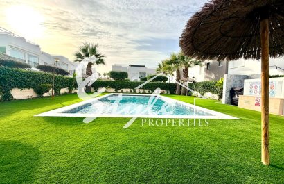 Resale - Apartament  - Torrevieja - Aguas Nuevas