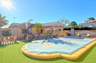 Detached Villa - Вторичное жилье - Torrevieja - Los Balcones - Los Altos del Edén