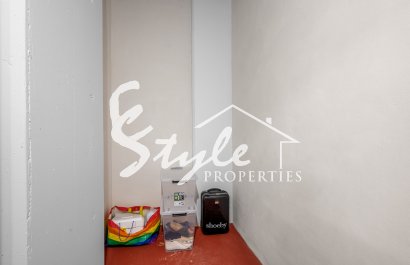 Resale - Apartament  - Villamartín - Punta Prima