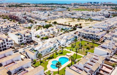 В продаже очаровательная квартира в La Ciñuelica, Пунта Прима, Ориуэла Коста. ID2350