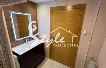 Resale - Apartament  - Torrevieja - Costa Blanca Sur