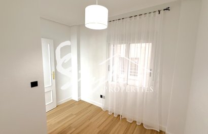 Resale - Apartament  - Torrevieja - Costa Blanca Sur
