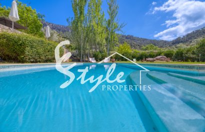 Resale - Villa - Esporlas - Mallorca