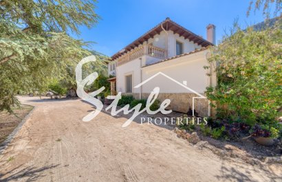 Resale - Villa - Esporlas - Mallorca