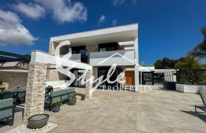 Resale - Villa - Orihuela-Costa - Villamartin