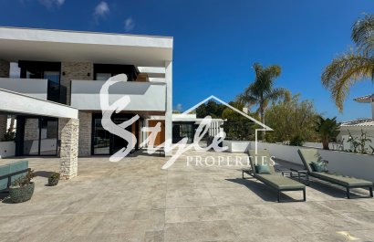Resale - Villa - Orihuela-Costa - Villamartin