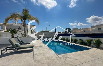 Resale - Villa - Orihuela-Costa - Villamartin