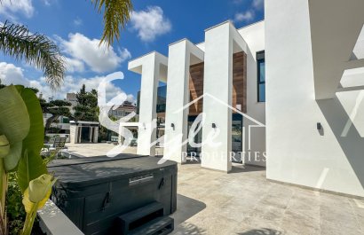 Resale - Villa - Orihuela-Costa - Villamartin