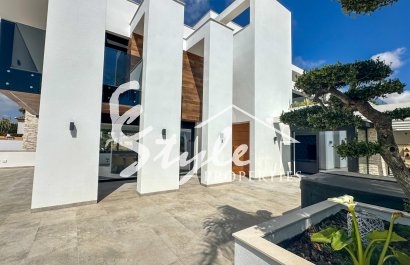 Resale - Villa - Orihuela-Costa - Villamartin
