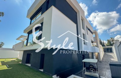 Resale - Villa - Orihuela-Costa - Villamartin