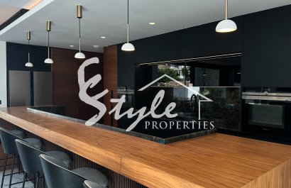 Resale - Villa - Orihuela-Costa - Villamartin