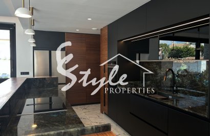 Resale - Villa - Orihuela-Costa - Villamartin