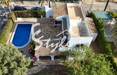 Resale - Villa - Cabo Roig