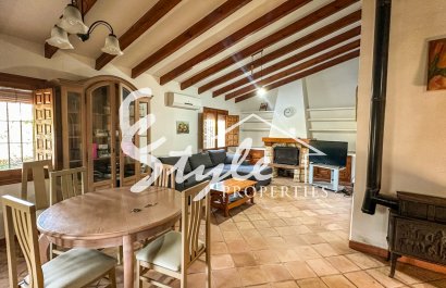 Resale - Villa - Cabo Roig