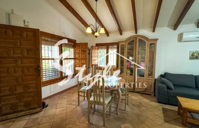 Resale - Villa - Cabo Roig