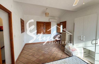 Resale - Villa - Cabo Roig