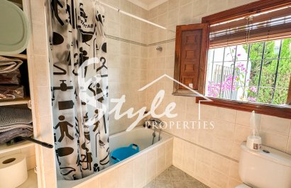 Resale - Villa - Cabo Roig