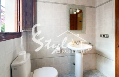Resale - Villa - Cabo Roig
