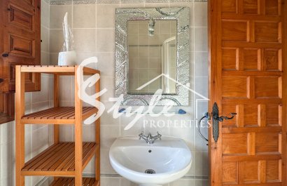 Resale - Villa - Cabo Roig