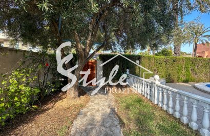 Resale - Villa - Cabo Roig