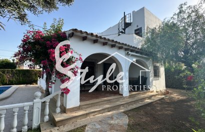 Resale - Villa - Cabo Roig