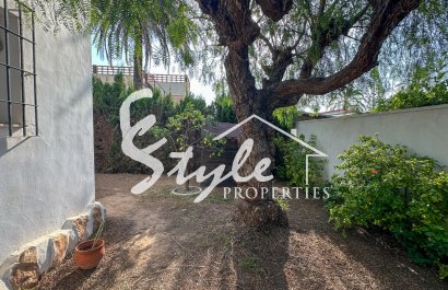 Resale - Villa - Cabo Roig