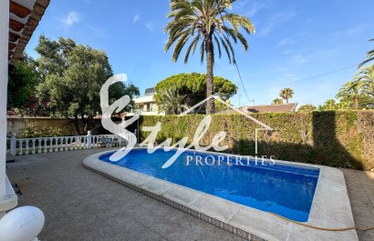 Resale - Villa - Cabo Roig