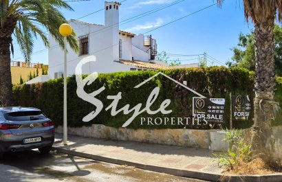 Resale - Villa - Cabo Roig