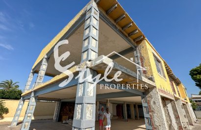 Resale - Villa - Cabo Roig
