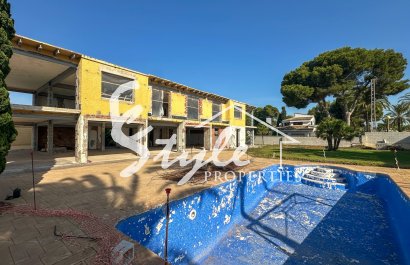 Resale - Villa - Cabo Roig