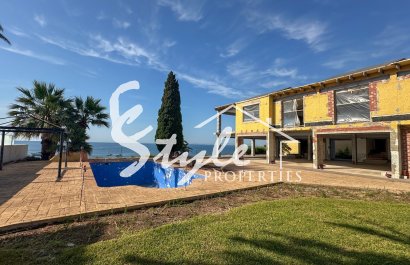 Resale - Villa - Cabo Roig